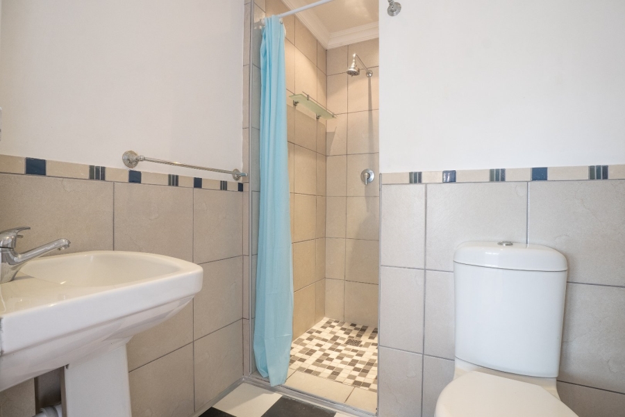 To Let 2 Bedroom Property for Rent in Fish Hoek Western Cape